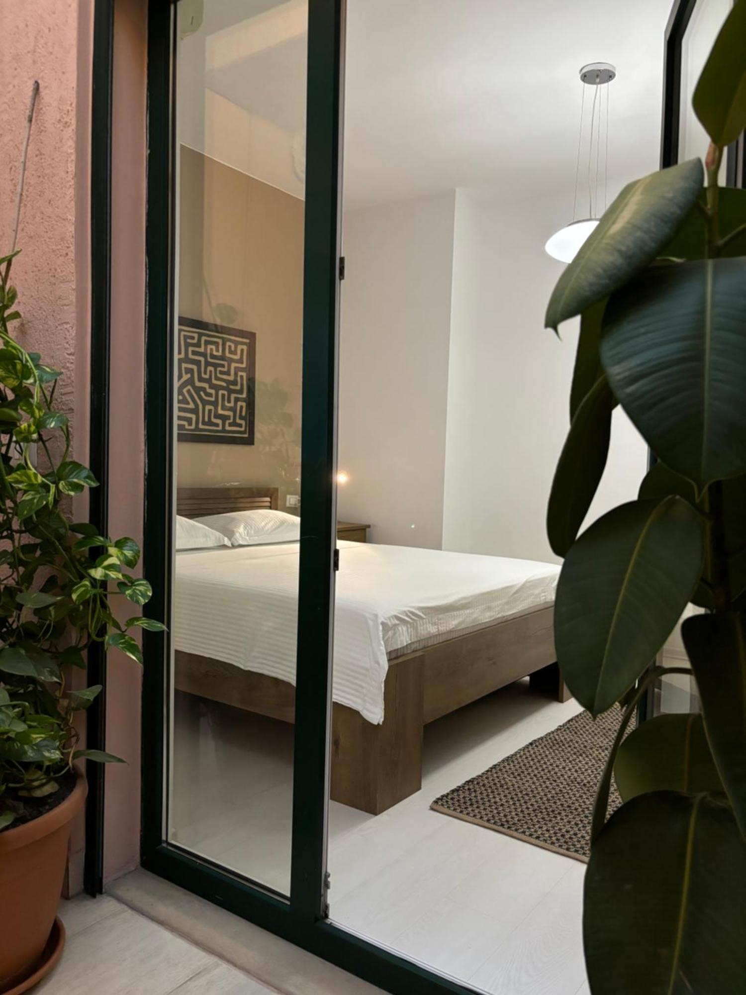 Apartment Tam Serviced 2bdr Center No6