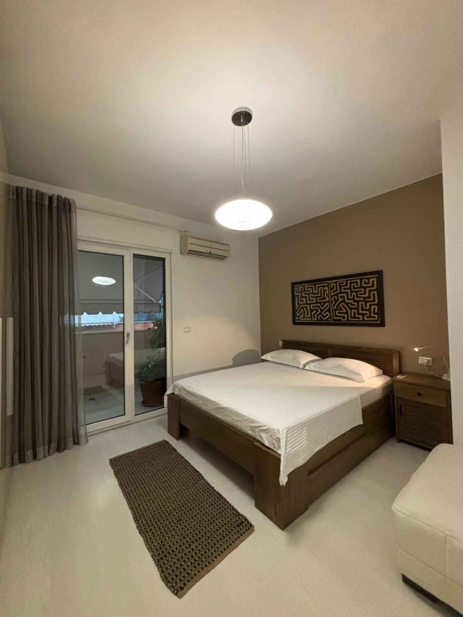 Apartment Tam Serviced 2bdr Center No6